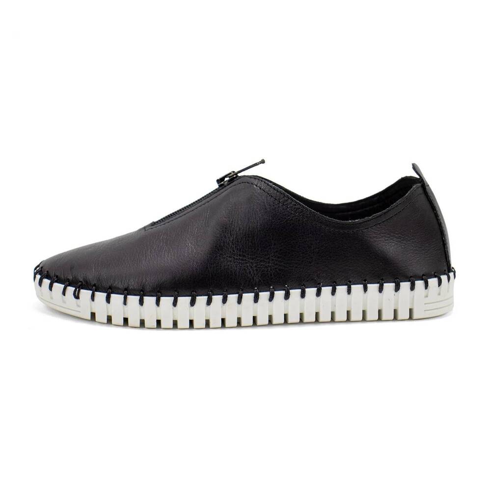 NEW ERIC MICHAEL women's marlo slip on loafer shoes in black lea